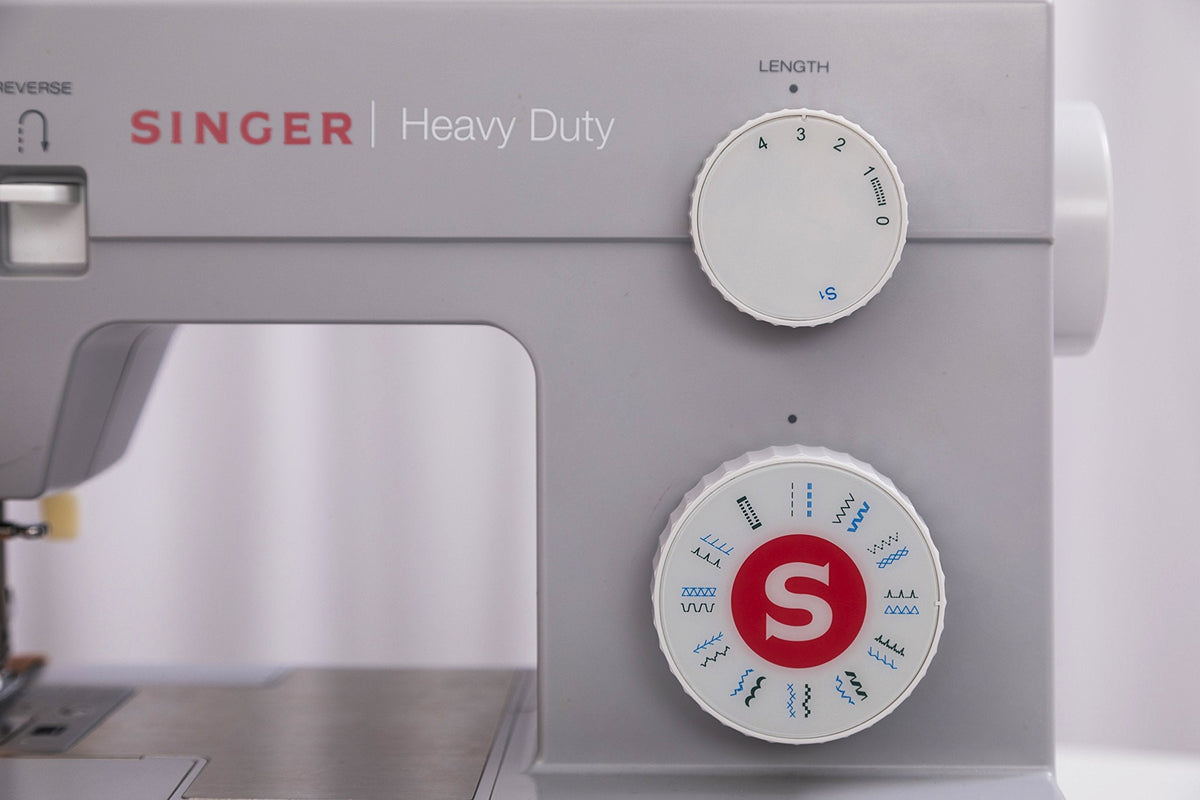 Machine à coudre SINGER Heavy Duty 4423