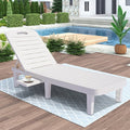 Lot de 2 fauteuils de jardin, chaise longue réglable avec table d’appoint, fauteuil inclinable d’extérieur pour bord de piscine, terrasse et jardin, design effet bois | Imperméable | Facile à monter | Poids max. 330 lb Blanc