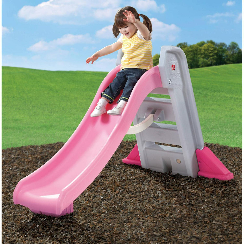 Grand toboggan pliant rose Naturally Playful de Step2. Tout-petits