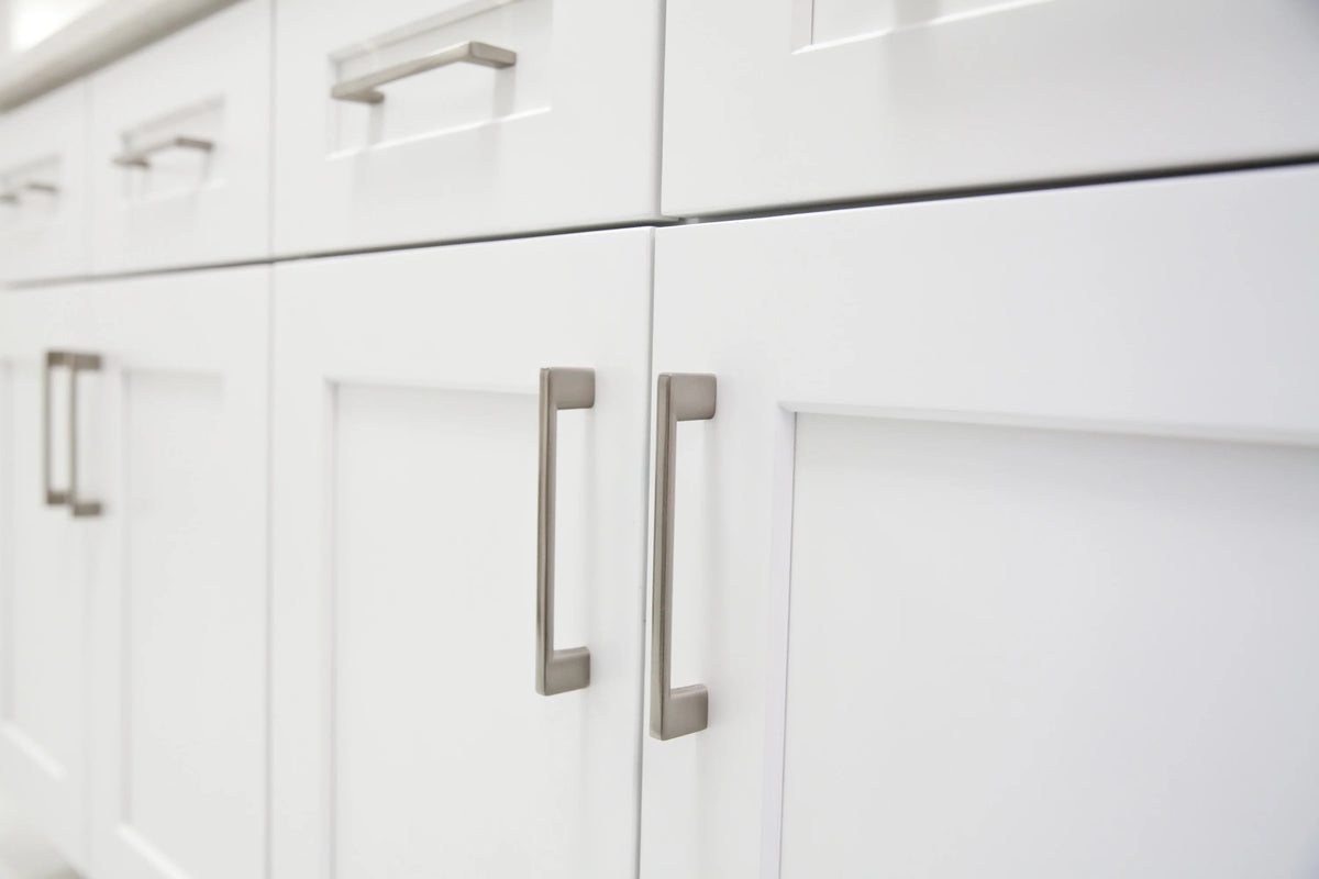 Design House Brookings Meuble bas de cuisine à assembler en bois Shaker, 2 portes et 2 tiroirs (48 x 34,5 x 24), blanc Sherwin Williams