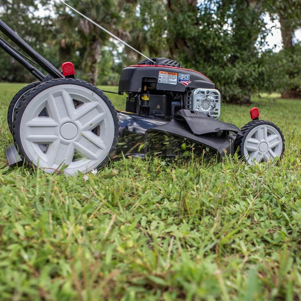 Tondeuse à gazon autotractée Black Max de 21 pouces, moteur Briggs & Stratton de 125 cc