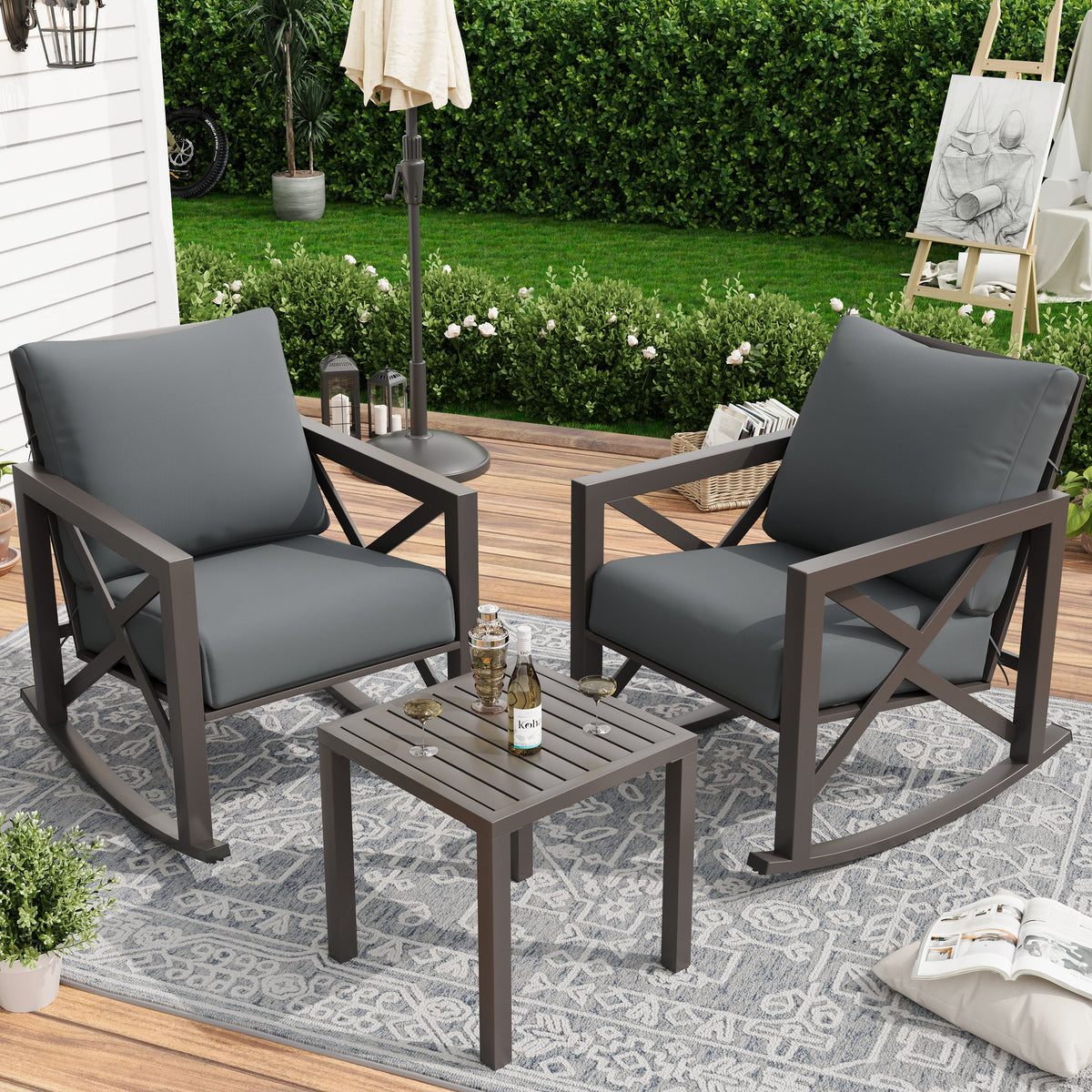 Ensemble de bistrot MRUAKA avec chaises à bascule, ensemble de mobilier de patio extérieur 3 pièces avec 2 chaises à bascule et 1 table basse en métal avec coussins épais pour porche, cour arrière, bord de piscine, beige