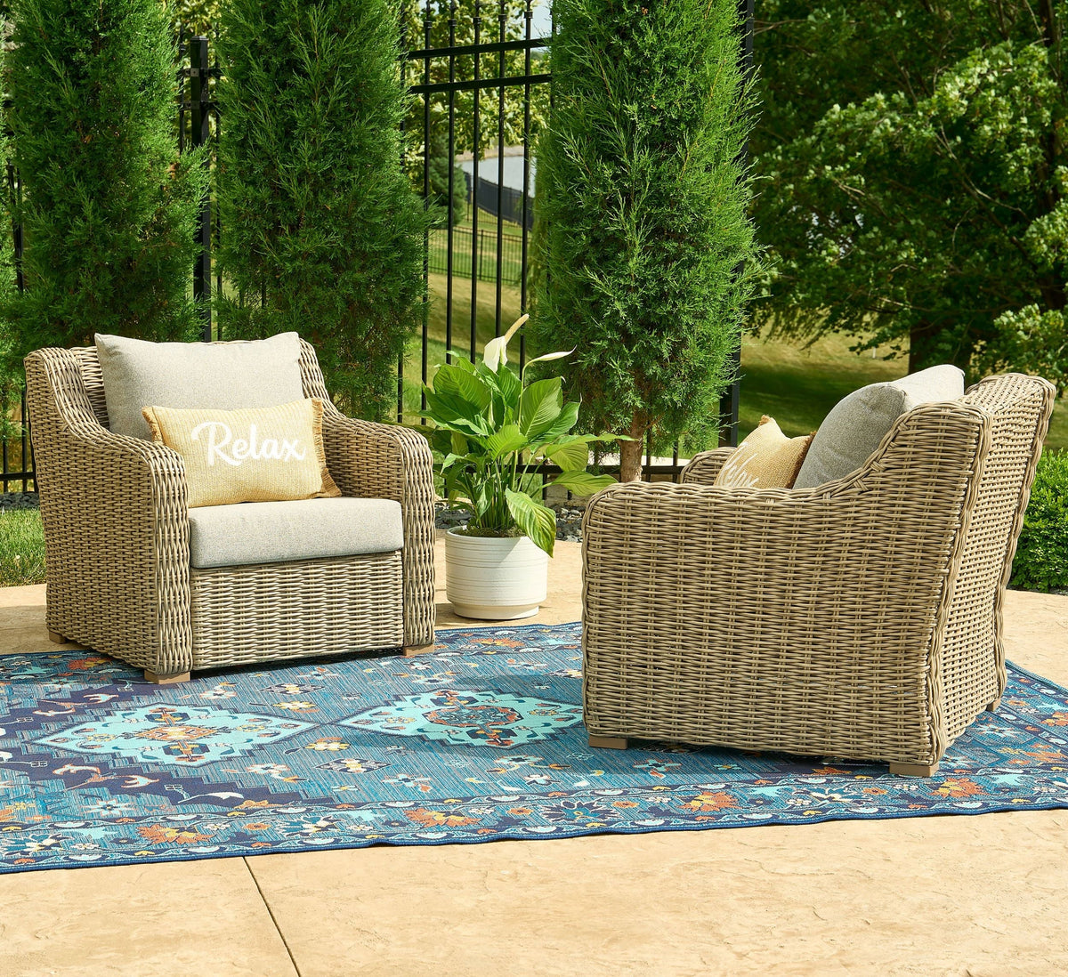 Lot de 2 fauteuils d'extérieur Bellamy Better Homes & Gardens avec housse de protection