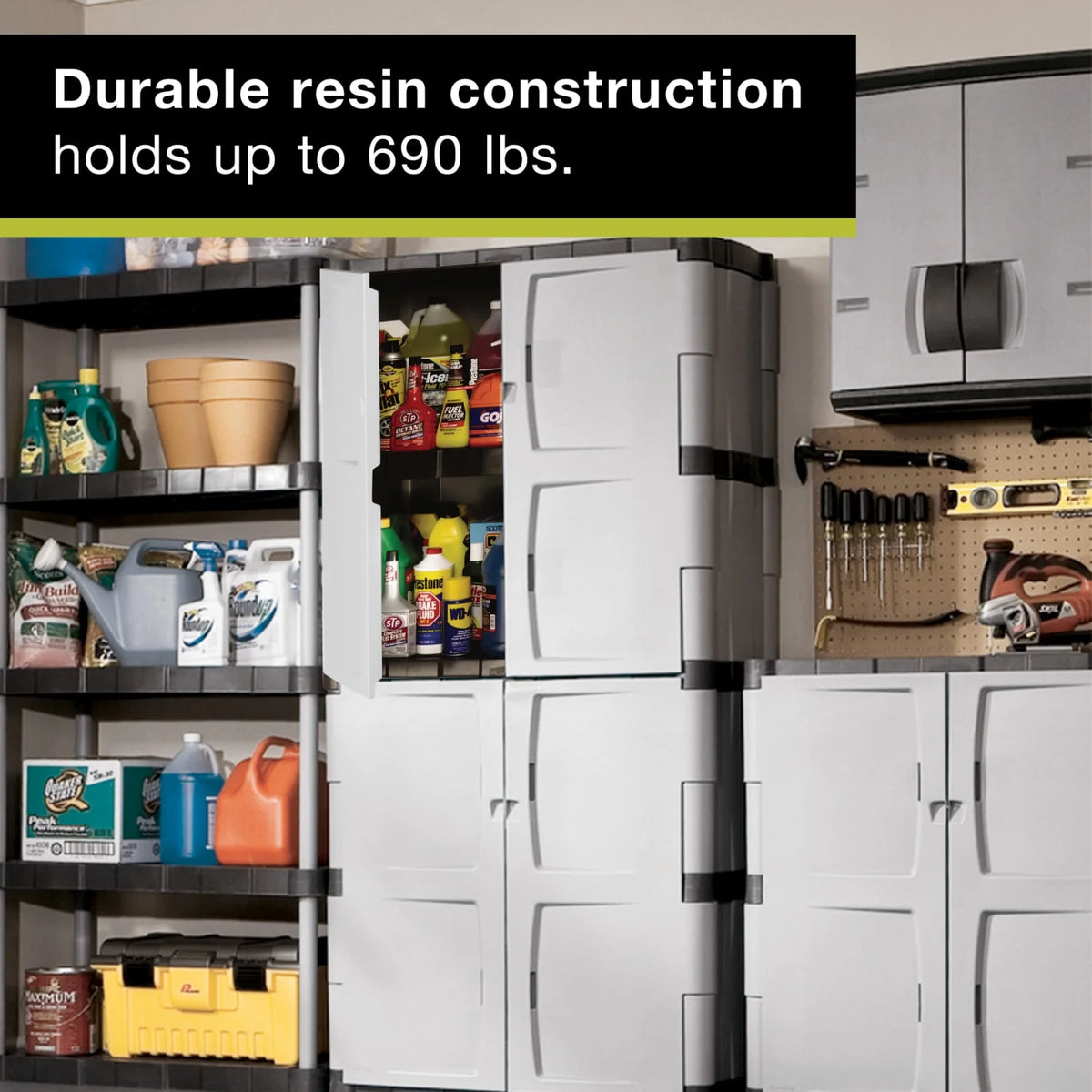 Armoire de rangement verticale Rubbermaid pour garage, à deux portes pleines, 27 pi³