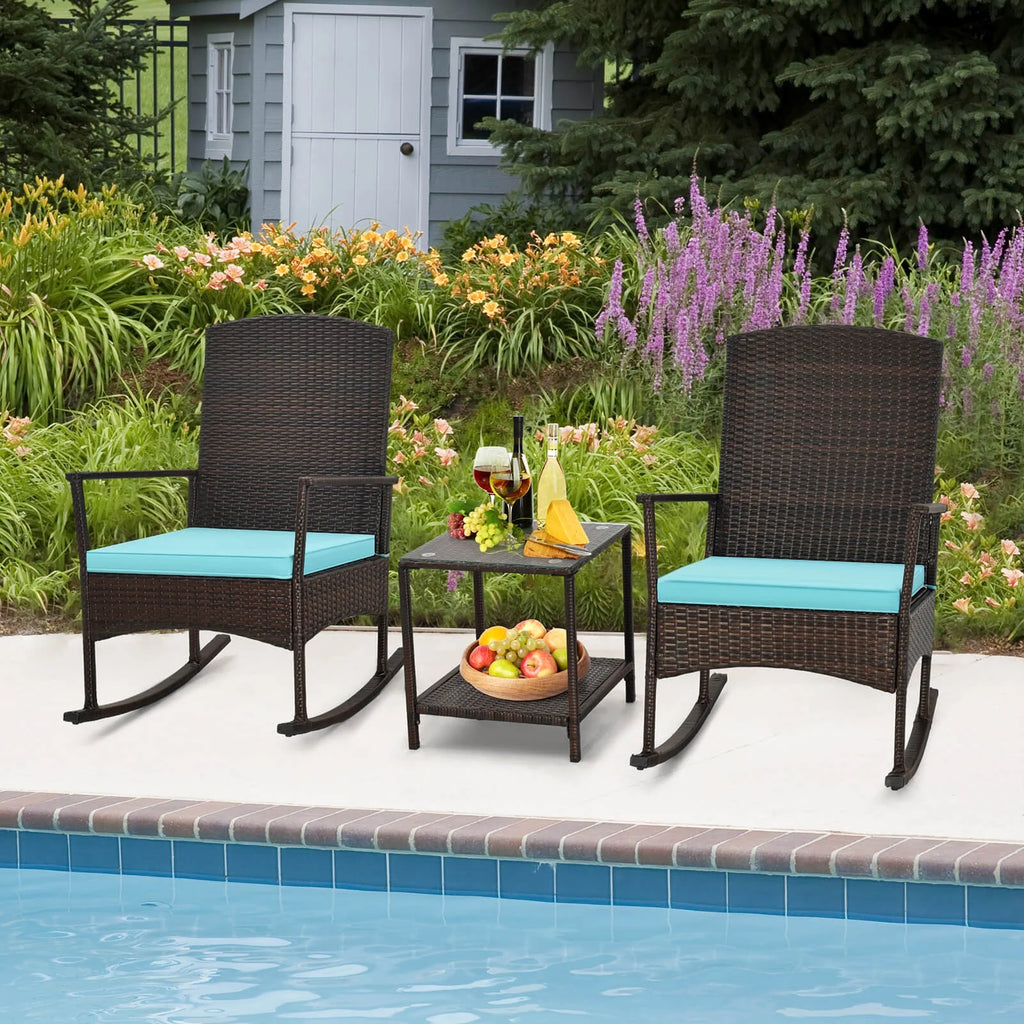 Costway Serenity Ensemble de patio 3 pièces avec fauteuils à bascule en résine tressée, coussins blancs et table basse à 2 niveaux