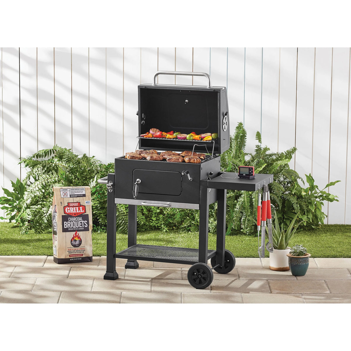 Barbecue à charbon robuste Expert Grill de 24 pouces, noir