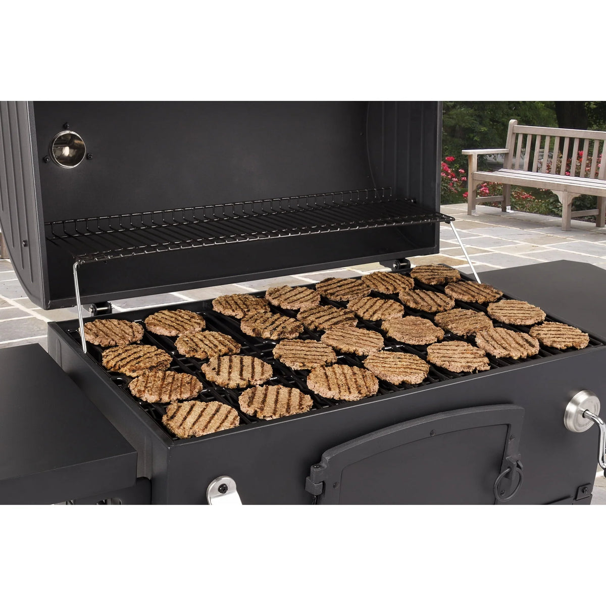 Barbecue à charbon robuste extra-large Dyna-Glo - 32 po de largeur - 816 po² de surface de cuisson Noir
