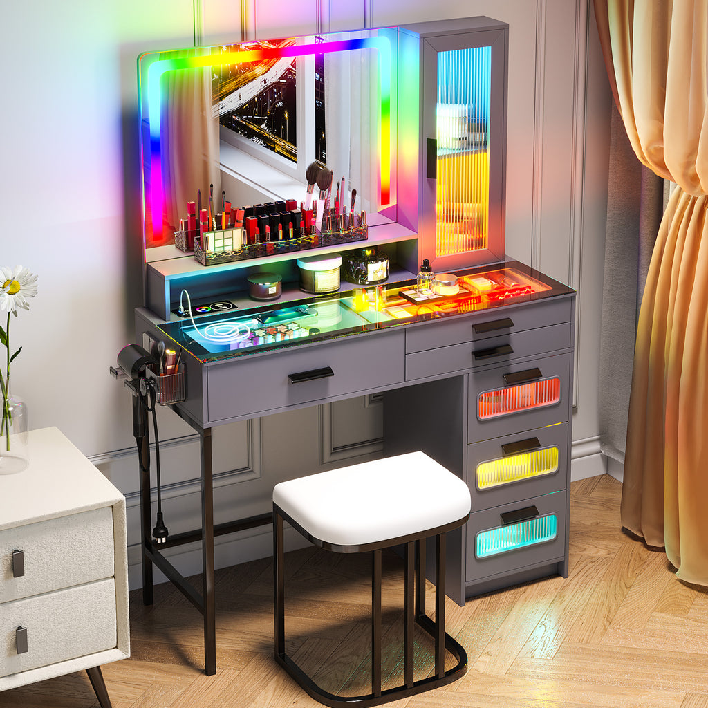 Coiffeuse HNEBC avec miroir et éclairage RGB, coiffeuse de maquillage avec plateau en verre, éclairage à détecteur automatique et charge sans fil, ensemble de coiffeuse avec tabouret rembourré, coiffeuse avec 6 tiroirs (blanc)