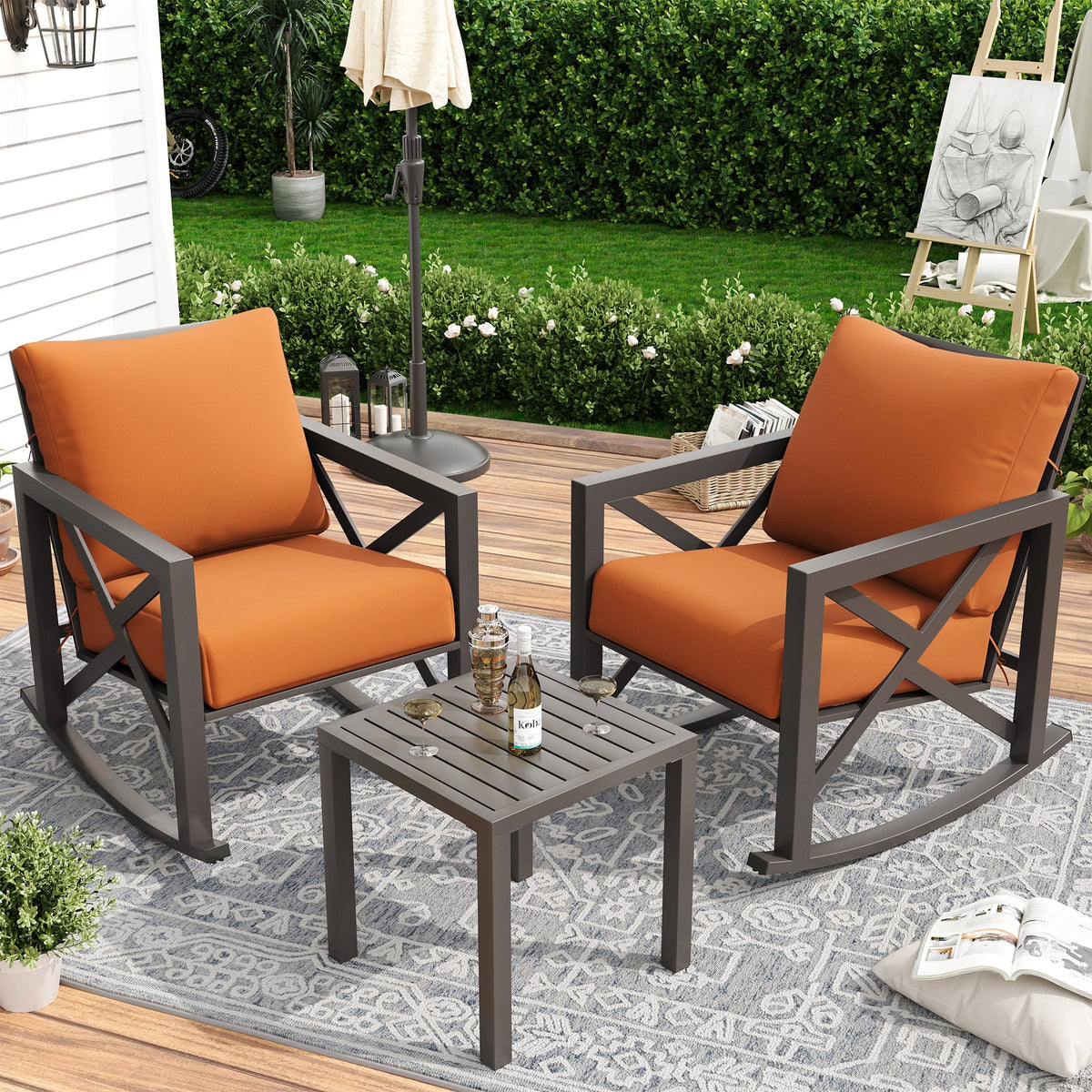 Ensemble de bistrot MRUAKA avec chaises à bascule, ensemble de mobilier de patio extérieur 3 pièces avec 2 chaises à bascule et 1 table basse en métal avec coussins épais pour porche, cour arrière, bord de piscine, beige