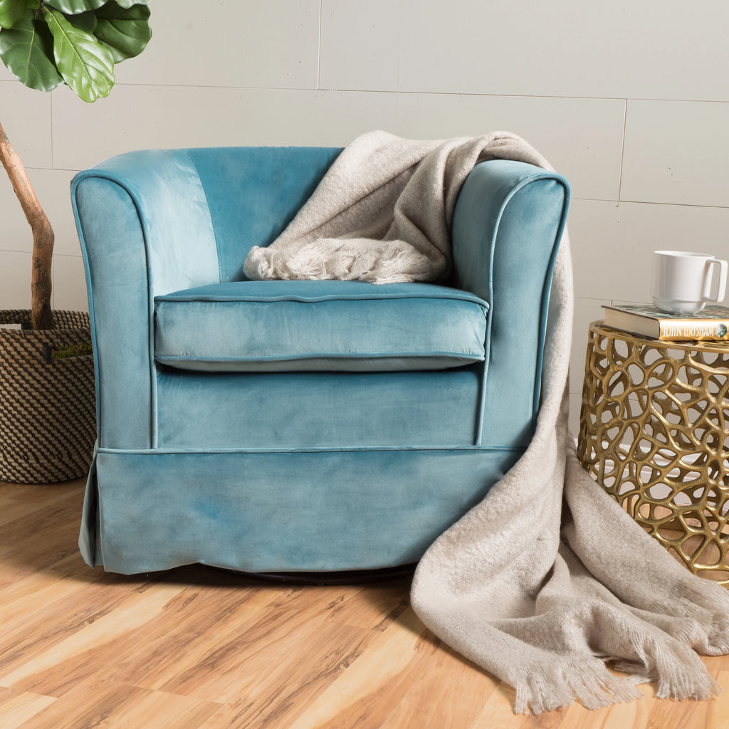 Fauteuil club pivotant contemporain Tiffin de GDF Studio, tissu naturel et noir